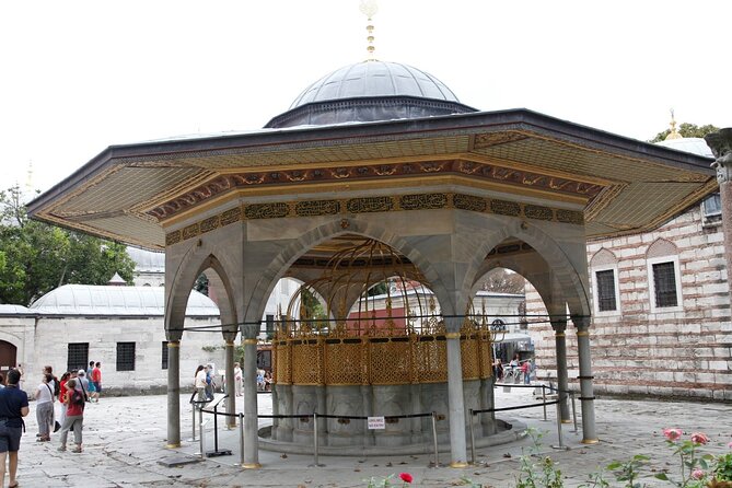 Istanbul: Hagia Sophia & Blue Mosque Guided & Small-Group Tour - Transport, group size, and the real timetable