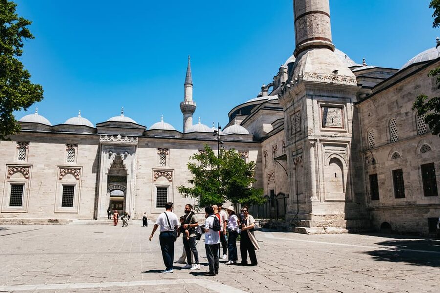 Istanbul: Hagia Sophia, Blue Mosque, Suleymaniye Mosque Tour - Dress Rules and Prayer-Time Changes