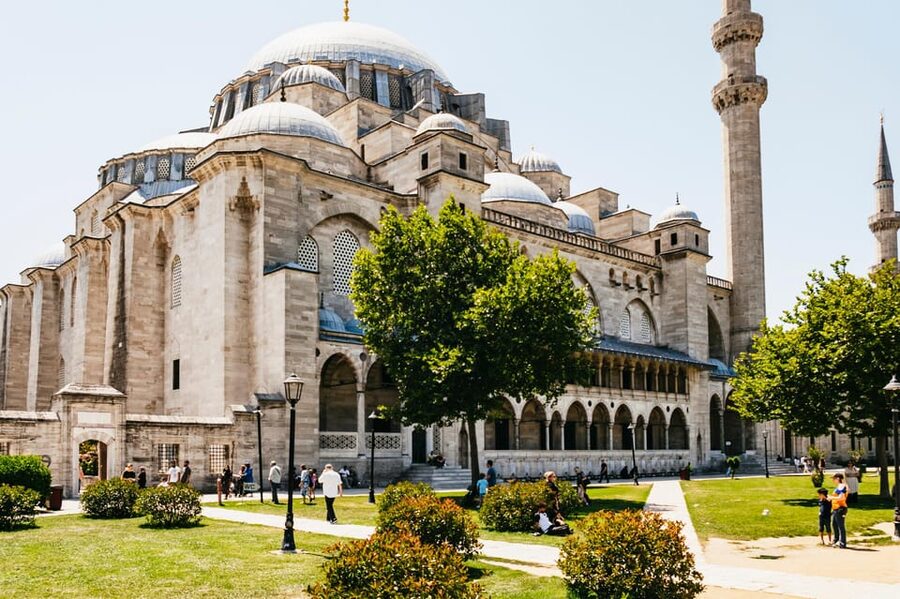 Istanbul: Hagia Sophia, Blue Mosque, Suleymaniye Mosque Tour - Starting at the German Fountain in Sultanahmet