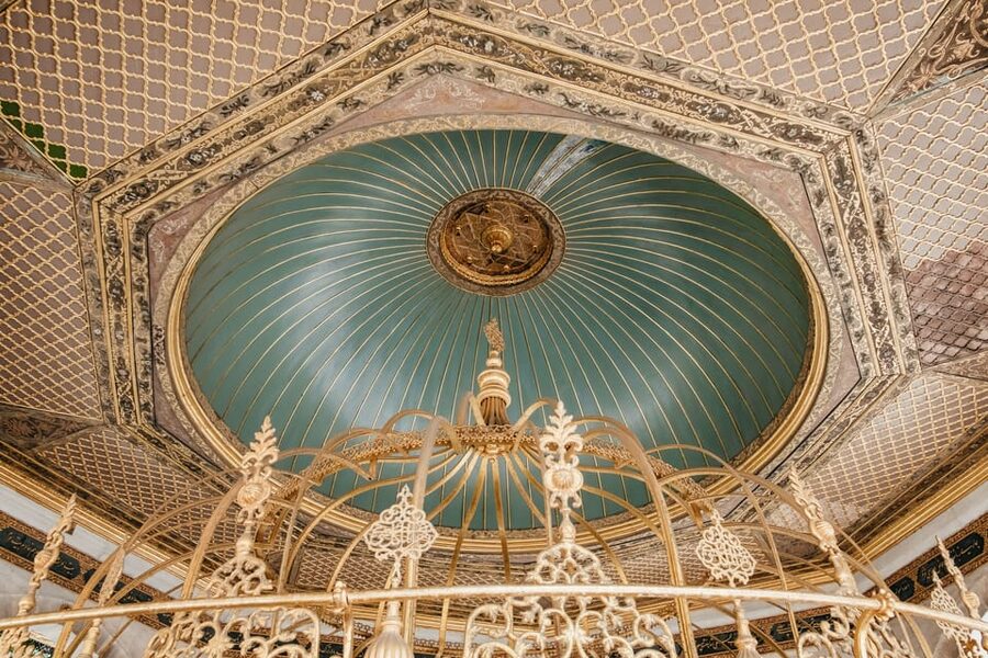 Istanbul: Hagia Sophia Skip-the-Line Ticket with Audio Tour - Audio guide or live guide?