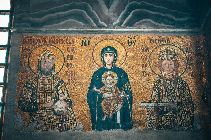 Istanbul: Hagia Sophia Skip-the-Ticket Line & Audio Guide - The underground columns and Medusa heads