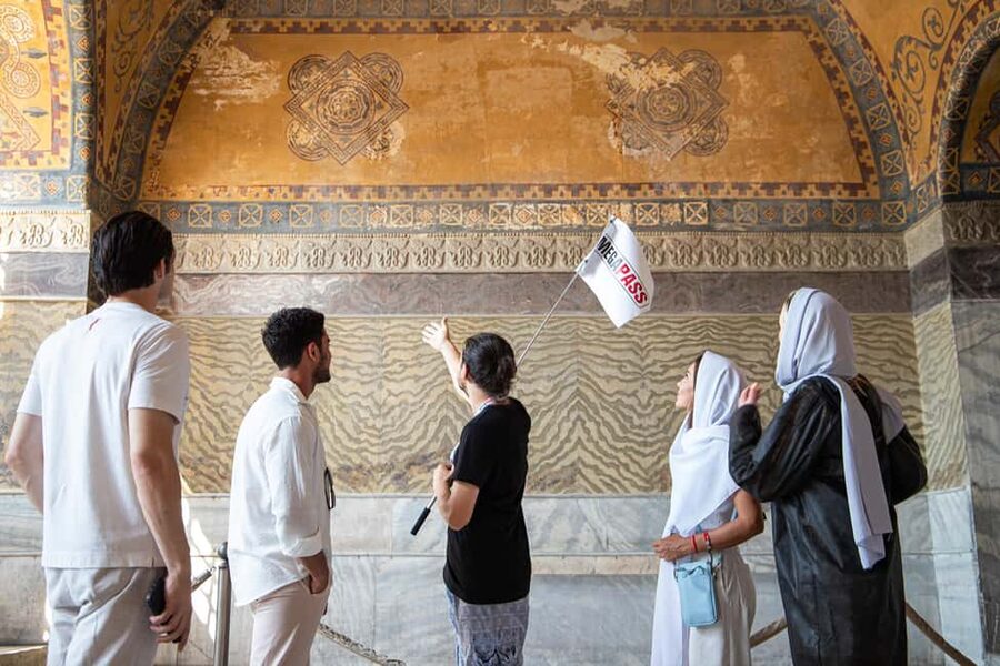Istanbul: Hagia Sophia Tour with Skip-the-Line Entry Ticket - Reaching Hagia Sophia and passing security
