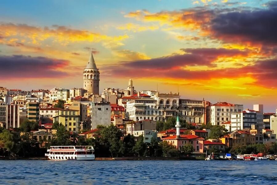 Istanbul: Half-Day Cruise and Cable Car to Pierre Loti Hill - Key points at a glance