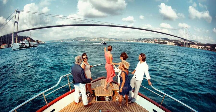 Istanbul: Half-Day Cruise and Cable Car to Pierre Loti Hill - What you see from the Bosphorus