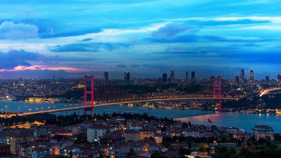 Istanbul Half-Day Tour and Bosphorus Cruise - Crossing into Asian Istanbul