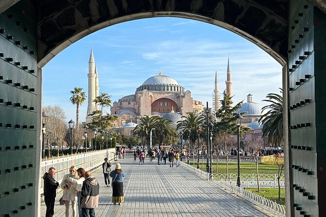 Istanbul Highlights Blue Mosque, Hagia Sophia, Cisterns and More! - A generous Turkish lunch in Sultanahmet