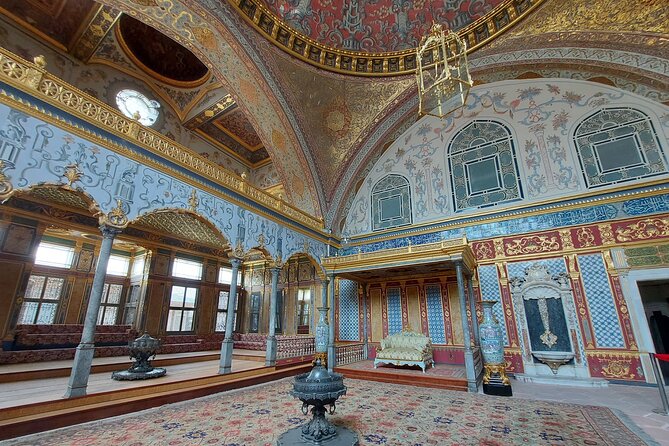 Istanbul Highlights! Blue Mosque, Hagia Sophia, Topkapı and More! - A Turkish lunch at Tamara Restaurant