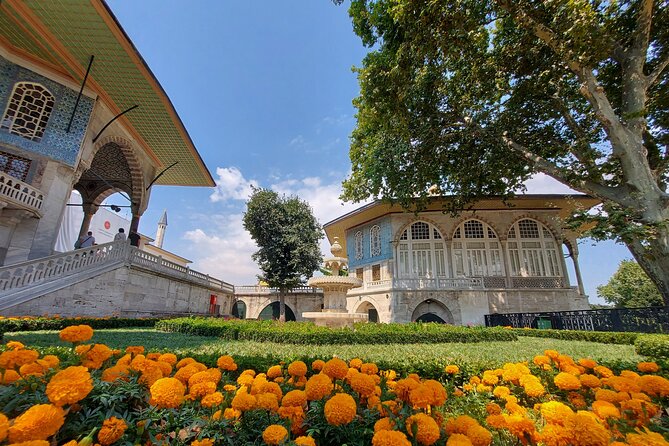 Istanbul Highlights! Blue Mosque, Hagia Sophia, Topkapı and More! - Smaller streets and Ottoman city details