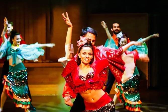 Istanbul Hodjapasha Rhythm of The Dance Show - Costumes, projections, and the circular stage