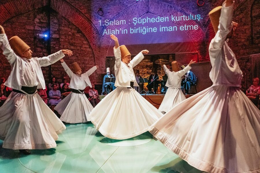 Istanbul: Hodjapasha Whirling Dervishes Show & Exhibition - The closing prayer and final moments