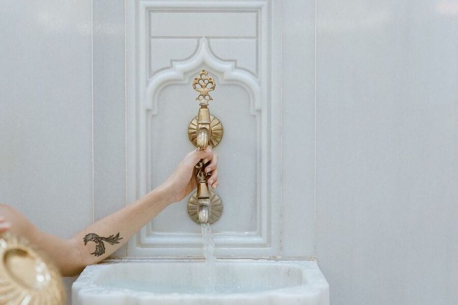Istanbul: Hurrem Sultan Hamam Experience - Fruit, Ottoman Sherbet, and the Changing Room