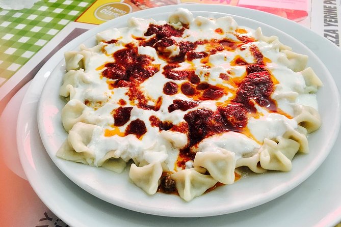 Istanbul Kadikoy Private Food Tour with 12+ Local Tastings - Why Kadikoy makes a good food-tour setting