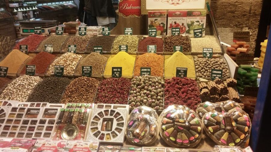 Istanbul: Morning Bosphorus Boat Tour with Spice Bazaar - Inside the Spice Bazaar, Istanbul’s old market