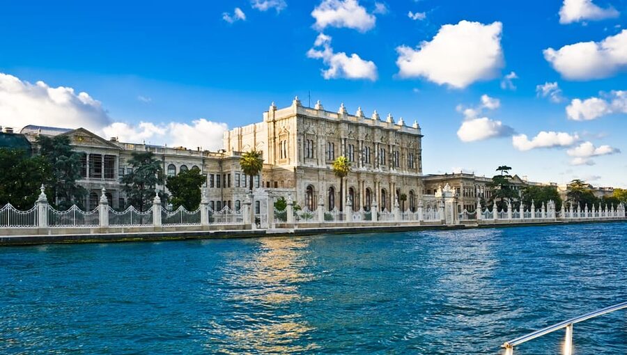 Istanbul: Morning or Sunset Cruise with Guide and Snacks - Maiden’s Tower and views toward Topkapi Palace