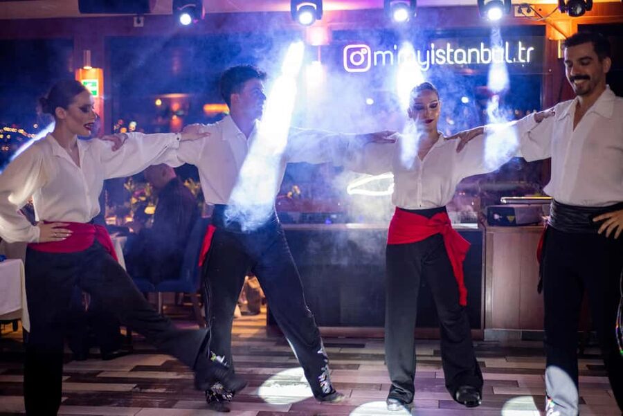 Istanbul: New Year's Eve Bosphorus Dinner Cruise Party 2026 - Should you book the 2026 New Year’s Eve cruise?