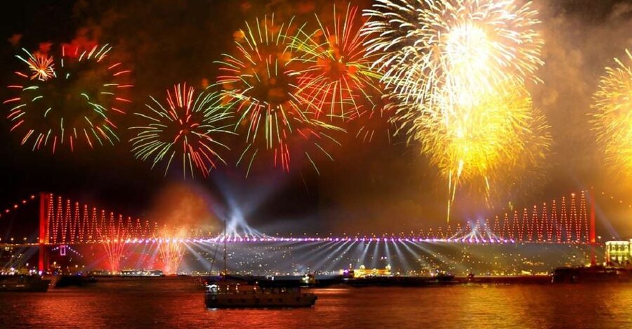 Istanbul: New Year's Eve Cruise Between Two Continents - Boarding the dinner cruise