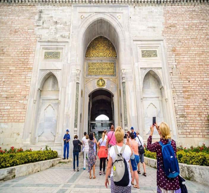Istanbul Old City Full Day Tour - Topkapi Palace above the Golden Horn