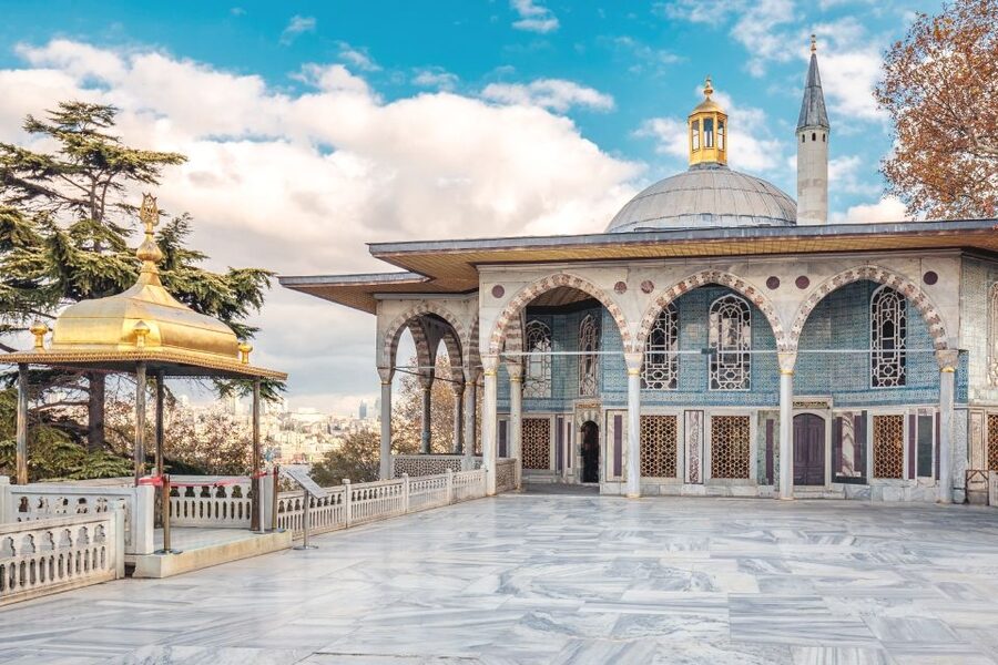 Istanbul: Old City Full-Day Tour with Lunch and Hotel Pickup - Bargaining inside the Grand Bazaar