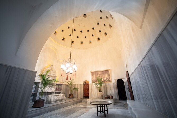 Istanbul Old City: Ottoman Hamam Experience with Foam Massage - Cooling down with tea and Turkish delight