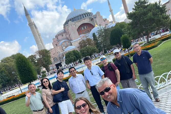istanbul old city private tour - Walking into the Grand Bazaar