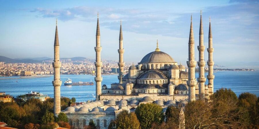Istanbul Old City to Grand Bazaar Tour - The schedule changes on certain days