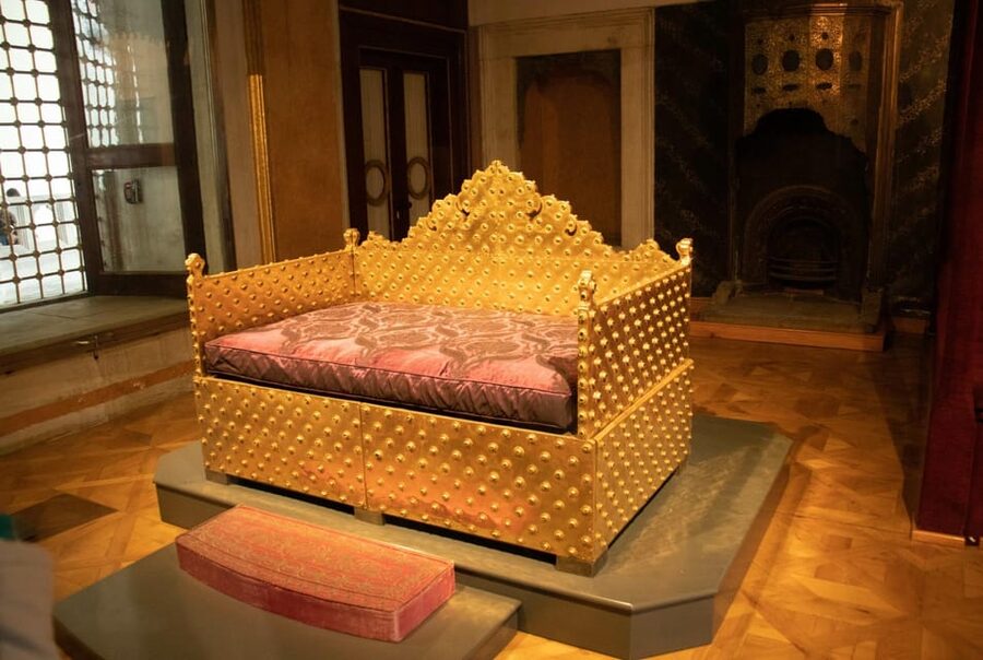 Istanbul Old City Top Sights Private Walking Tour, Tickets - Topkapi Palace turns the final option into a full history day