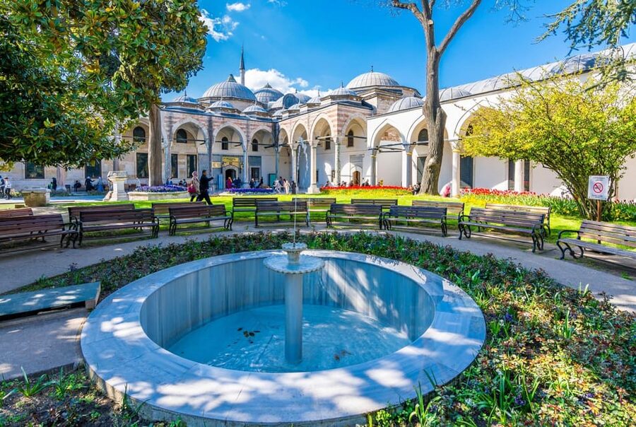 Istanbul Old City Top Sights Private Walking Tour, Tickets - The meeting point deserves extra care