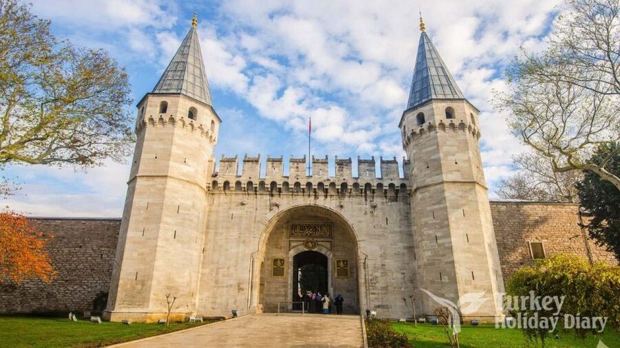 Istanbul: Old City Tour and Luxury Sunset Bosphorus Cruise - Topkapi Palace and the extra-ticket question