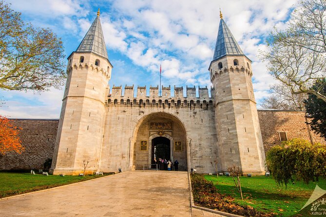 Istanbul old City Tour - Full Day - The German Fountain, a small stop with a political story