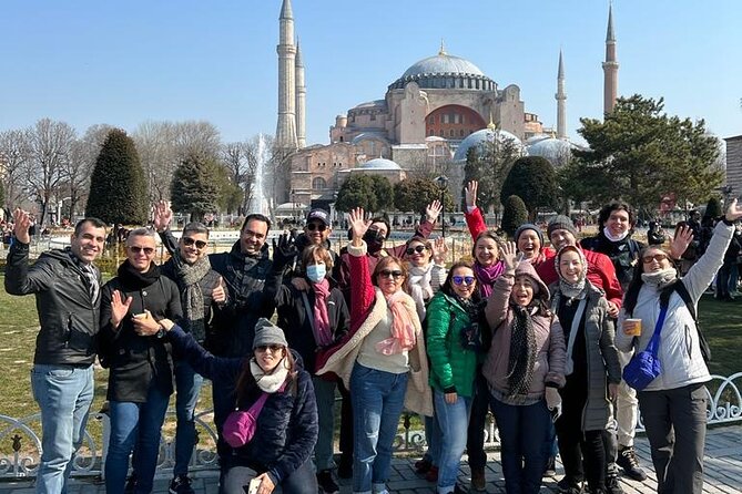 Istanbul: Old City Tour Full Day with Lunch - Entering the Blue Mosque during a changing schedule