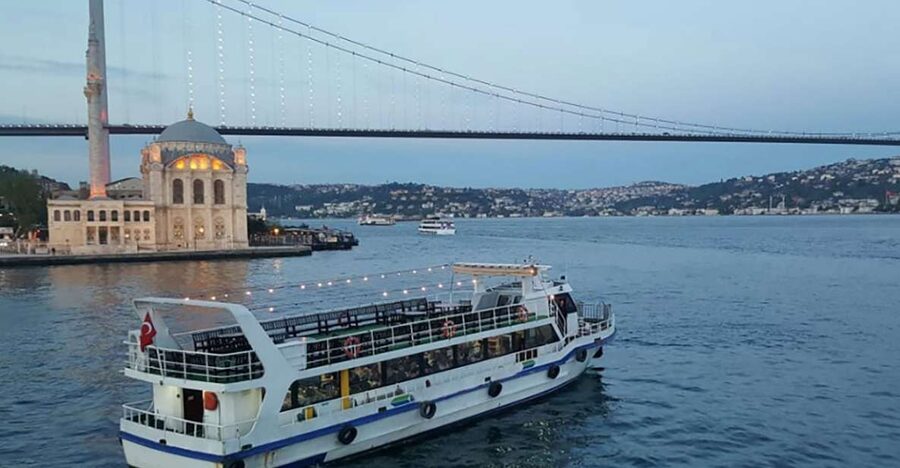 Istanbul: Old Town Highlights Tour & Bosphorus Cruise - Hagia Sophia and the Blue Mosque