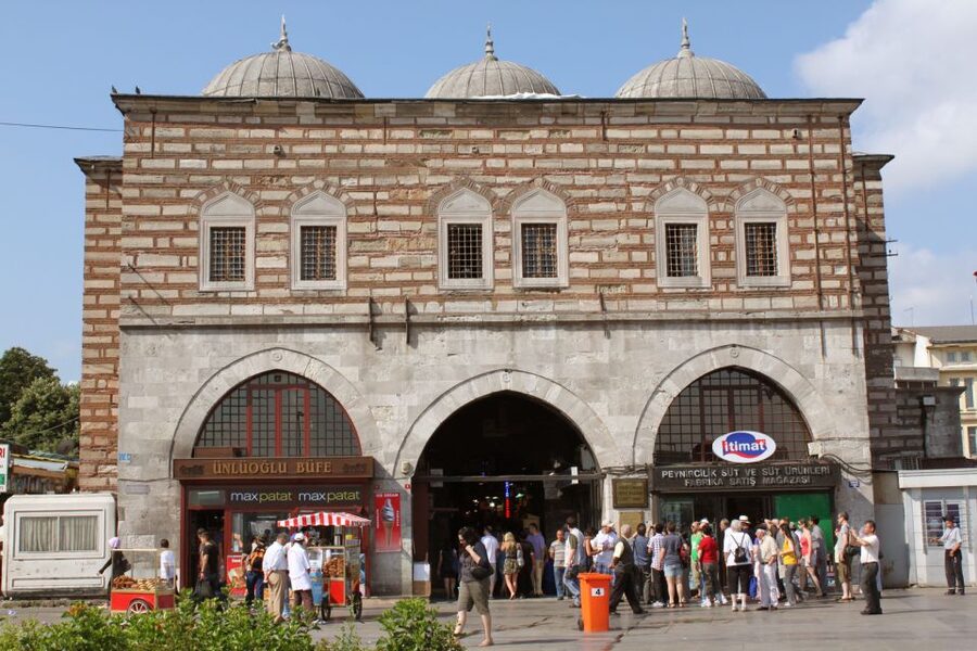 Istanbul: Old Town Highlights Tour & Bosphorus Cruise - Spice Bazaar, where the schedule can shift