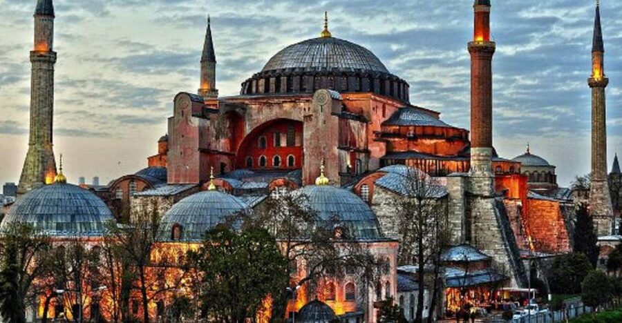 Istanbul: Old Town Tour and Bosphorus Lunch Cruise - Hagia Sophia and its changing identity