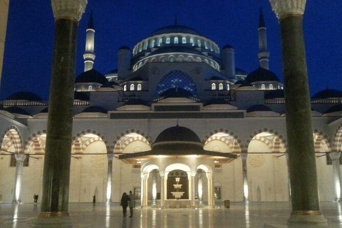 Istanbul Oldcity Discovery Tour - The Blue Mosque in a focused 30 minutes