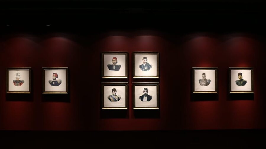 Istanbul: Panorama 1453 History Museum Tickets +Audioguide - Using the digital audio guide