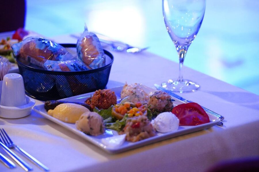 Istanbul: Pasha Istanbul Dinner Cruise - The route begins with Istanbul’s best night views