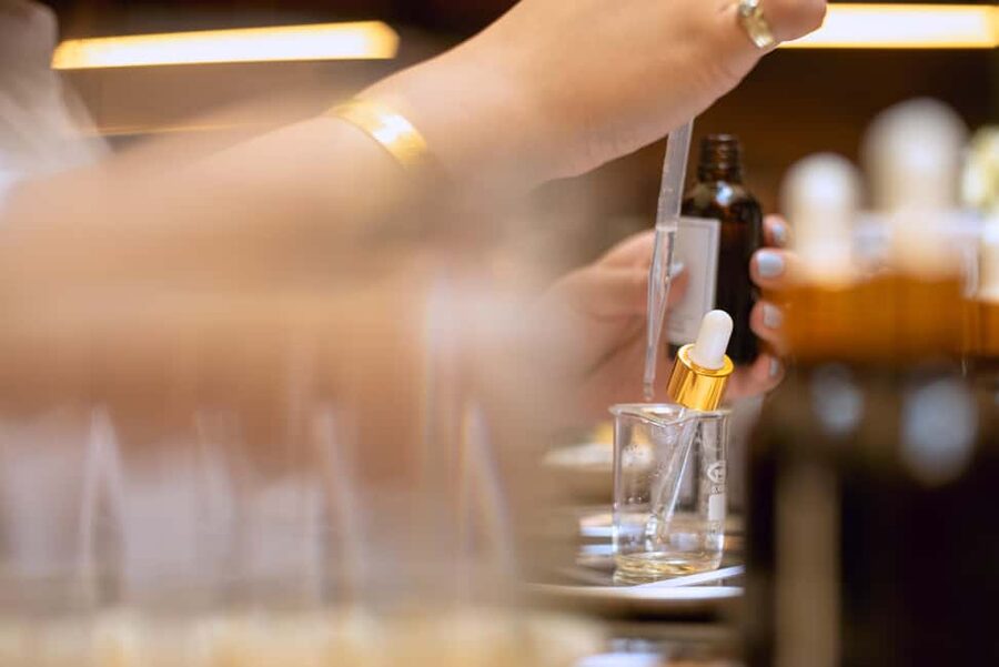 Istanbul: Perfume Making Workshop with Snacks and Drinks - Naming and labeling your 50ml bottle