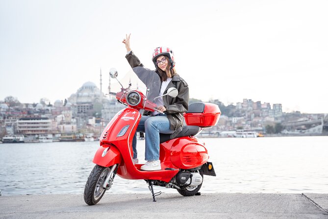 Istanbul Photoshoot tour with Local Photographer - New Mosque and the final portraits