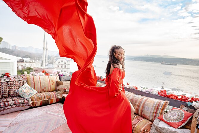 Istanbul Photoshoot tour with Local Photographer - Istiklal Caddesi and the historic Red Tram