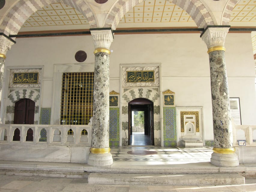 Istanbul Port: City Sights Tour for Cruise Ship Passengers - Inside the Blue Mosque