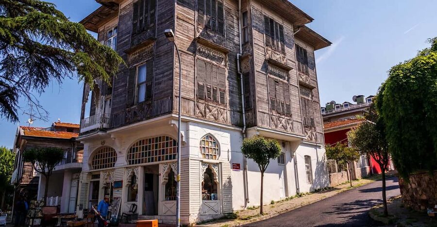 Istanbul Princes island Tour visiting 2 island - One hour on Heybeliada