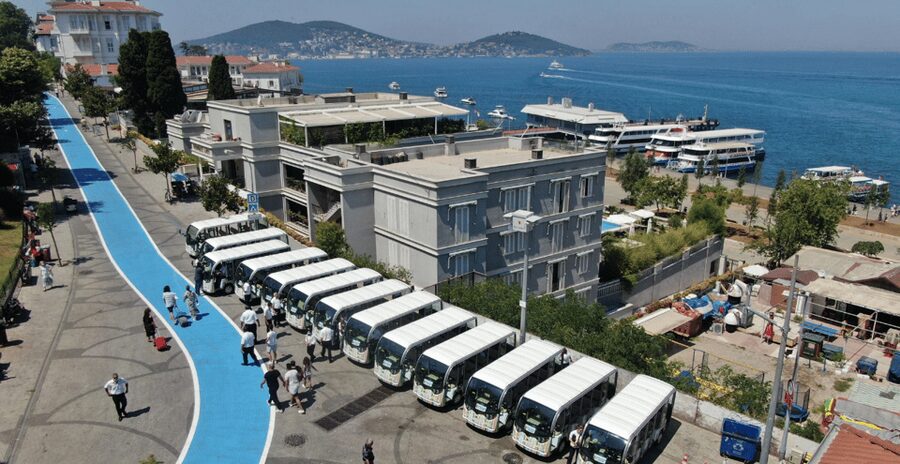 Istanbul: Princes Islands Tour with Heybeliada and Buyukada - Guides, languages, and the feel of the day