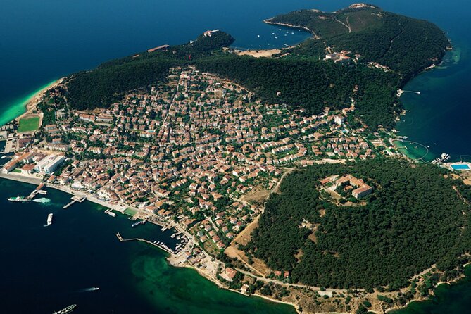 Istanbul: Princes Islands Tour with Heybeliada and Buyukada - Büyükada and its wooden mansions