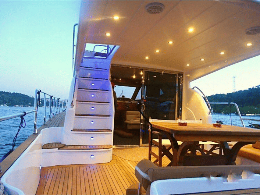 Istanbul: Private Bosphorus Tour On Luxury Yacht - The private setting, comfort, and service