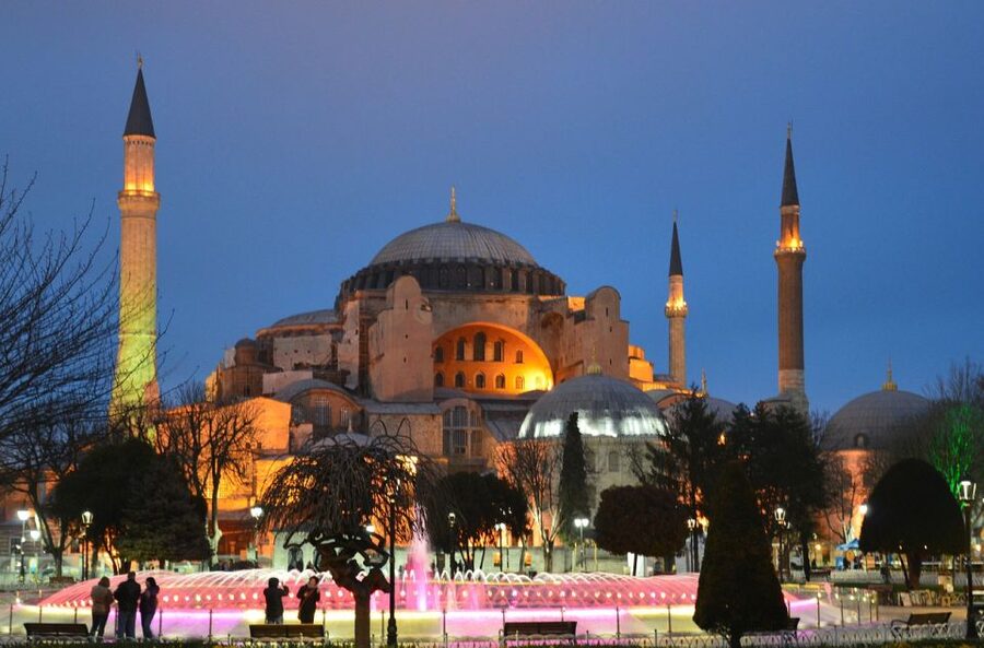Istanbul: Private Customized Tour - Cisterns, ferries, and the water between continents