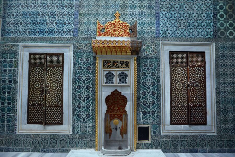 Istanbul: Private Full-Day Old City Highlights Tour - Grand Bazaar: end with trade and street life
