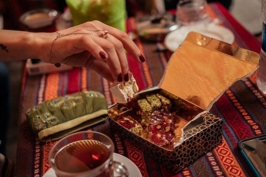 Istanbul: Private Guided Food Tour with 10 Tastings - Why this Istanbul food walk works so well