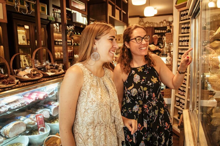 Istanbul: Private Guided Food Tour with 10 Tastings - Small local stops instead of a single restaurant