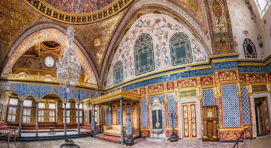 Istanbul: Private Guided Walking Tour - What the guides add to the day