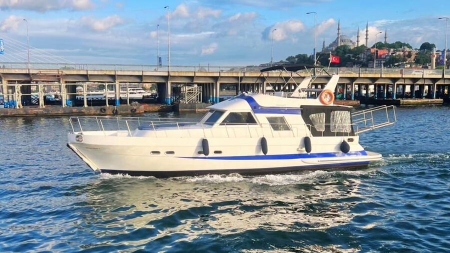 İstanbul:Private Luxury Yacht on Bosphorus 14 Meter(46 feet) - Why a private Bosphorus cruise works so well